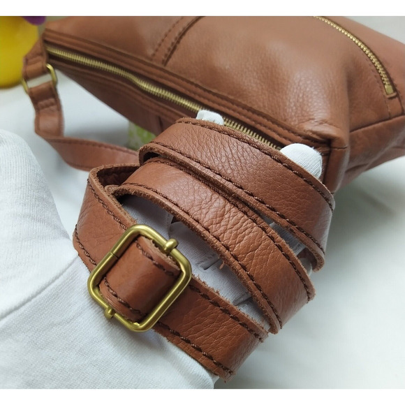 Fossil Brown Pebbled Leather Front Zipper Pockets Crossbody Bag - Picture 5 of 15